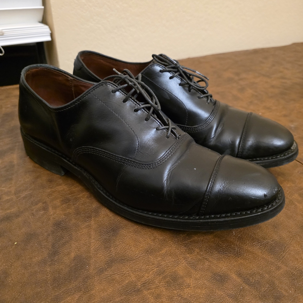 Elegant Black Leather Men's Oxfords